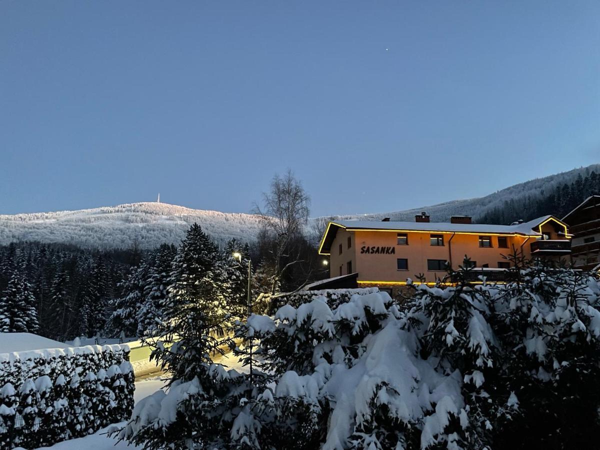 Sasanka Przy Gondoli Frühstückspension *